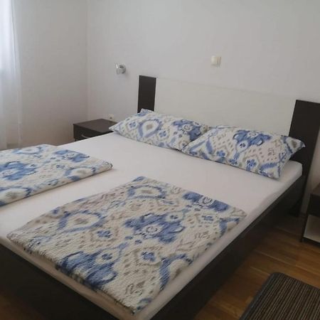 Apartments Ruzmarin Vrsi Buitenkant foto