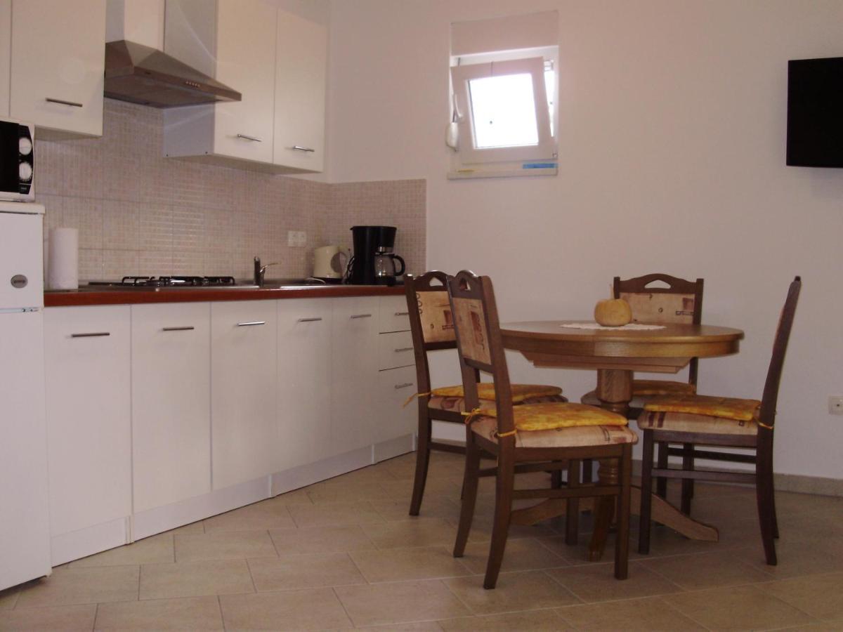 Apartments Ruzmarin Vrsi Kamer foto